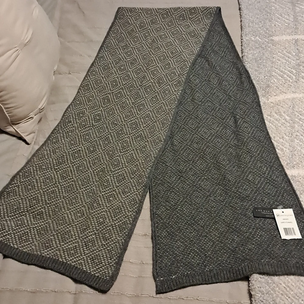 Bloomingdale's Men's Herringbone Chevron Scarf Wool/Cashmere Blend Long Gray NWT